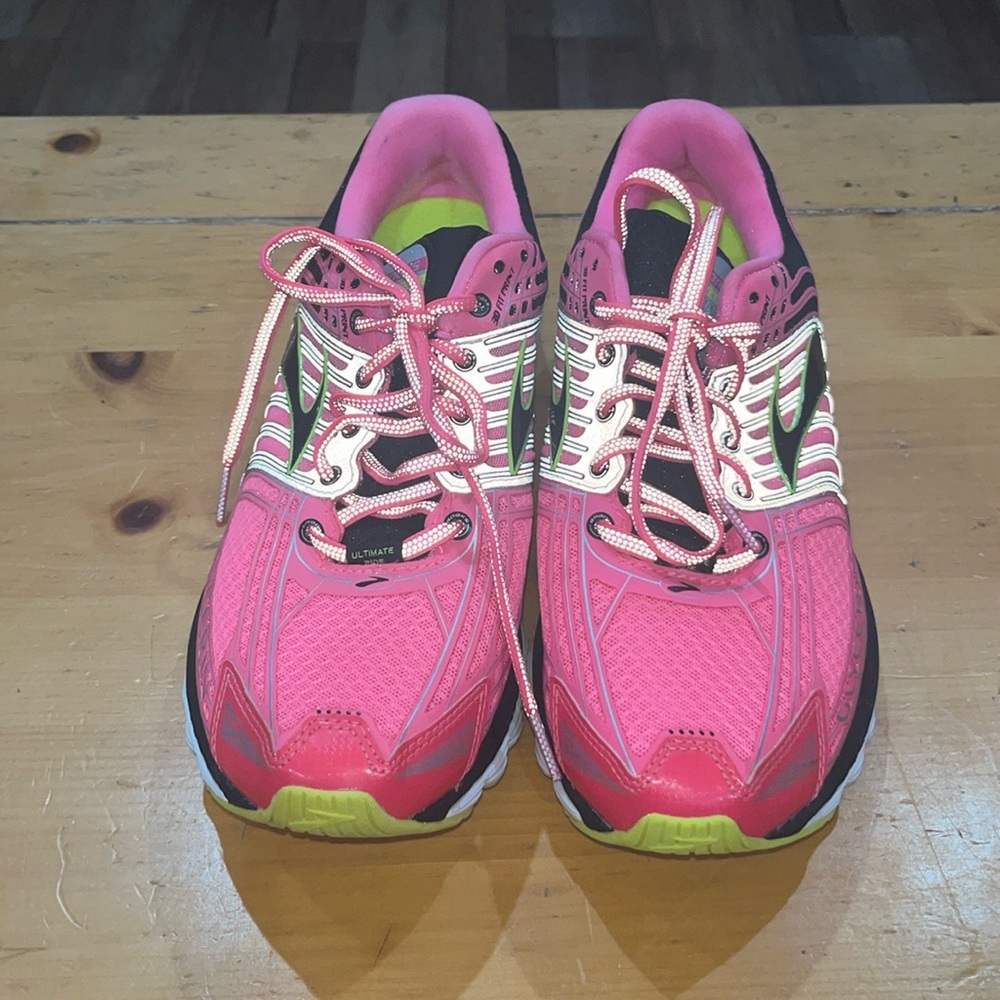 Brooks Glycern 12 athletic sneaker